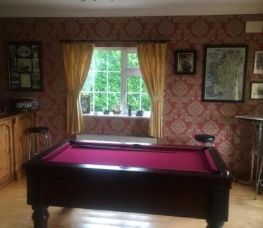 Swinford Bed & Breakfast | Delightful Deerpark Manor Bed and Breakfast for Families
