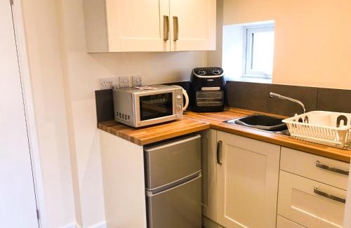 Blakeney Apartment | Modern Deers Leap: Ideal Holiday Let for Families & Pets