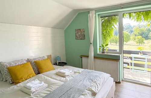 Bled Apartment | Deerwood Villa: Modern Apartment with Castle View & Kitchen