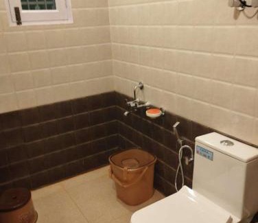 Srinagar Villa | Welcoming DEEWAN E KHAAS VILLA: Perfect for Families & Pets