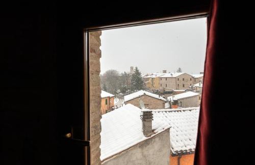 Sassoferrato House | Unforgettable Stay at Degli Alessandri Tower with Breakfast
