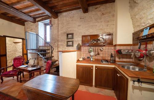 Sassoferrato House | Unforgettable Stay at Degli Alessandri Tower with Breakfast