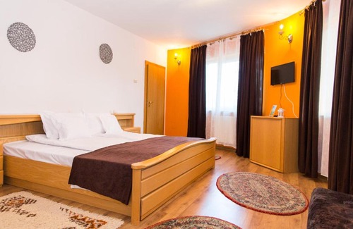 Alba Iulia House | Top-Rated Deiada Guest House with Pool & Hot Tub Access