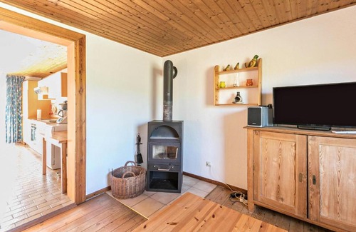 Kaiserin-Auguste-Viktoria-Koog Apartment | Discover Deichgraf 1: Pet and Child-Friendly Retreat