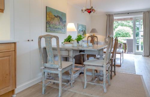 Kampen Apartment | Family-Friendly Retreat at Deichgraf 3 - Rated 9/10
