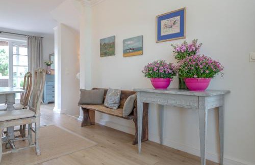 Kampen Apartment | Family-Friendly Retreat at Deichgraf 3 - Rated 9/10