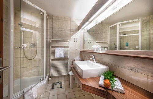 Oberstaufen Hotel | Experience Dein Engel: 4-Star Getaway with Pool & Spa