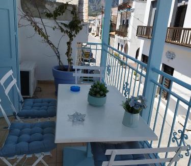 Kokkari House | Unforgettable DEJA BLUE Maisonette: 4-Star Family Retreat