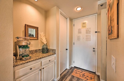 Townsite Condo | Deja Blue: Beachfront Condo with Pools & Spa Amenities