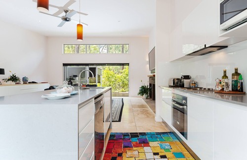 Pokolbin Apartment | Exquisite Deja Vu Estate: 5-Star Spa Retreat Awaits