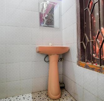 Guwahati House | Cozy Dekapara Airport Guest House with Spa & Pet-Friendly Perks