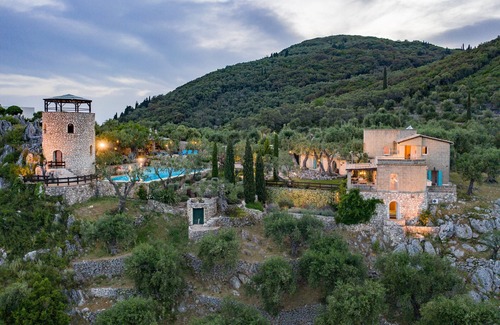 Spartylas Villa | Del Cielo: Exclusive Oceanfront Villa with Private Pool