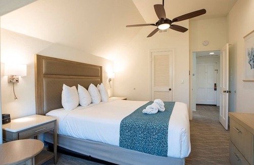 Del Mar Hotel | Del Mar Dream Oasis: Beachfront with Pool & Full Kitchen