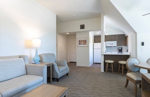 Del Mar Hotel | Del Mar Dream Oasis: Beachfront with Pool & Full Kitchen