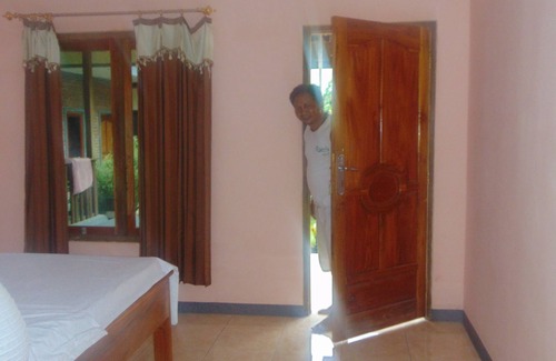 Bajawa Bed & Breakfast | Indulge at Del Mar Home Stay & Cafe - Guest Rated 10/10