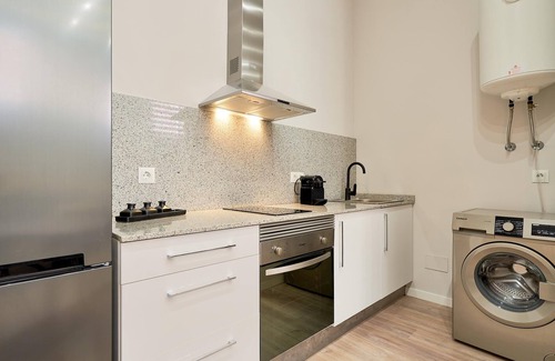 El Ejido Apartment | Discover Del Parque Flats Estudio Capuchinos: Family Haven