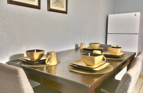 El Paso House | Discover Del Sol Medical Center Gem: Pet & Child Friendly Stay