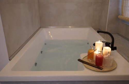 Serres Apartment | Relaxing Del Sole Spa Apartment with Hot Tub & Pet Friendly
