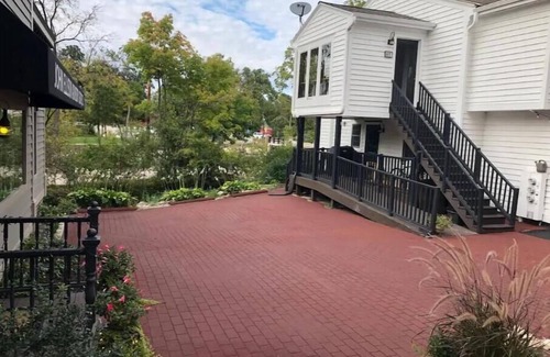 Delafield Apartment | Delafield Rivers Gateway Condo with Scenic Lake Views