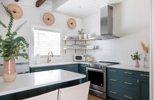 Westside House | Delana Suite: Downtown Gem with Spa & Family Amenities