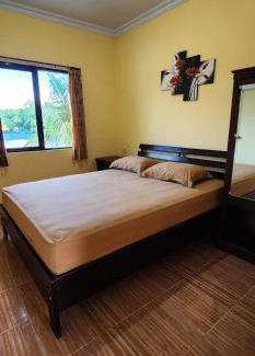 Bandanaira House | Relaxing Oceanfront Stay at Delfika 2 Guest House