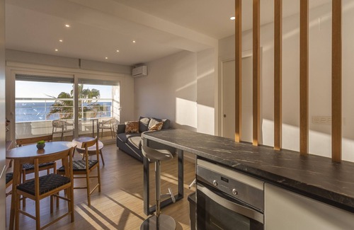 Cadiz Apartment | Welcoming DELFIN Sunny Home with Oceanfront Views