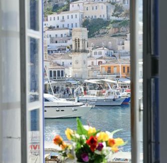 Hydra Hotel | Oceanfront Delfini Hotel: Family-Friendly with Spectacular Views