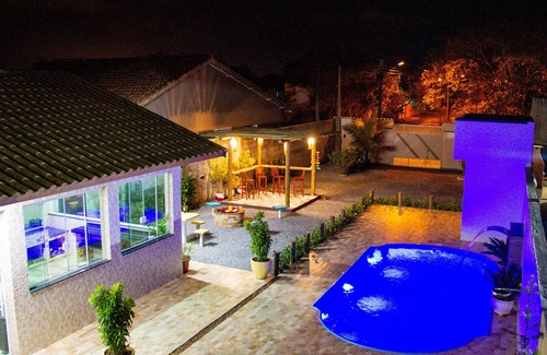 Cidade Nova Peruibe House | Enjoy a Poolside Retreat in Peruíbe for 16 Guests