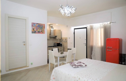 Fondi Apartment | Cozy Home in Fondi with Lake View & Spa Amenities