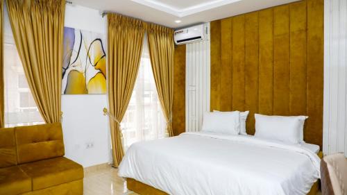 Ofin Apartment | Inviting Delight Apartments - Family-Friendly in Oniru VI