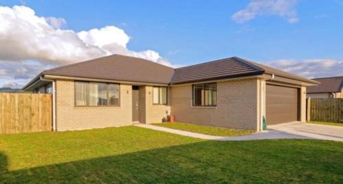 Lynmore House | Delightful Stay Near Rotorua's Enchanting Redwoods