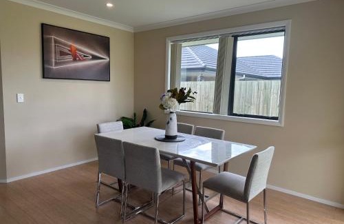 Lynmore House | Delightful Stay Near Rotorua's Enchanting Redwoods