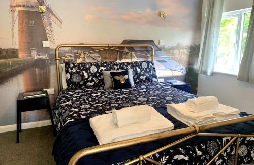 Halvergate House | Cozy Norfolk Broads Guesthouse: Pet and Child Friendly Stay
