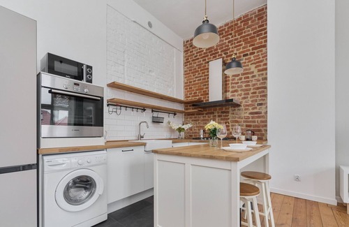 Fabryczna Apartment | Delightful 1-Bedroom Apartment in Wroclaw, Pet-Friendly