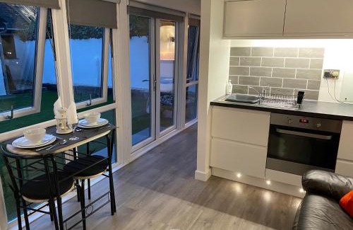 Sticklepath Apartment | Inviting 1 Bedroom Chalet - Guest Rated 9.2/10
