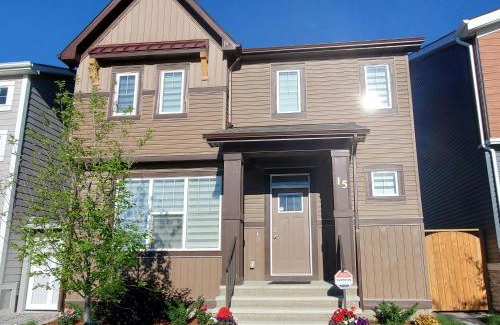 Northwest Calgary House | Inviting 1-Bedroom Suite with Kitchen and Perfect Score