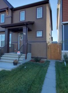 Northwest Calgary House | Inviting 1-Bedroom Suite with Kitchen and Perfect Score