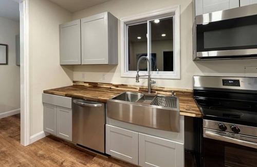 Town of Lloyd House | Delightful 1-Bedroom Residence with Private Yard on New Paltz Rd, Lloyd, NY