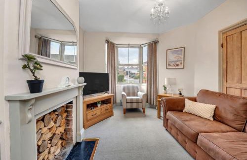 Bury St Edmunds House | Delightful 10 St Martins - 2 bed, 2 bathroom with parking available