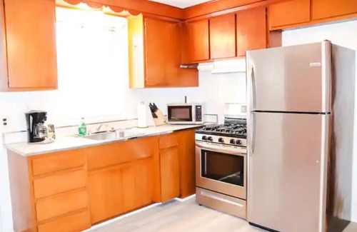 Allen Park House | Inviting 2-Bedroom Ranch with Breakfast & Family-Friendly Amenities