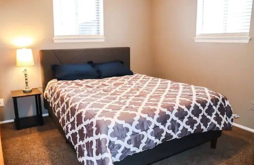 Allen Park House | Inviting 2-Bedroom Ranch with Breakfast & Family-Friendly Amenities