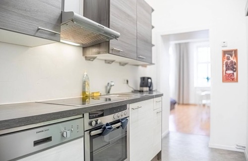 Neulerchenfeld Apartment | Inviting 2BR Apartment Steps from Wiener Stadthalle