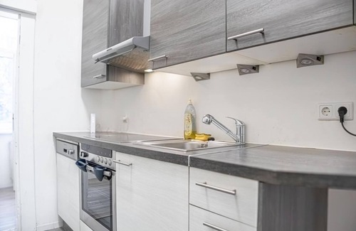 Neulerchenfeld Apartment | Inviting 2BR Apartment Steps from Wiener Stadthalle