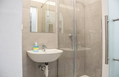Neulerchenfeld Apartment | Inviting 2BR Apartment Steps from Wiener Stadthalle