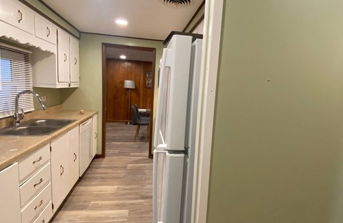 Buena Vista House | Cozy 3 Bedroom Retreat with Deck, Nature & Pet-Friendly Vibes