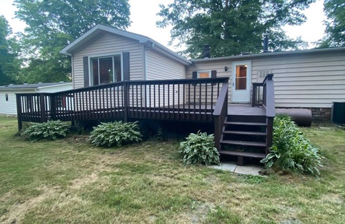 Buena Vista House | Cozy 3 Bedroom Retreat with Deck, Nature & Pet-Friendly Vibes