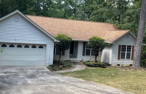 McCormick House | Delightful 3-bedroom, 2 bath home in Savannah Lakes Village-McCormick, SC