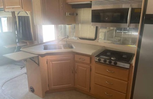 Victorville House | Cozy RV Retreat for 4 in Apple Valley, Embrace Nature