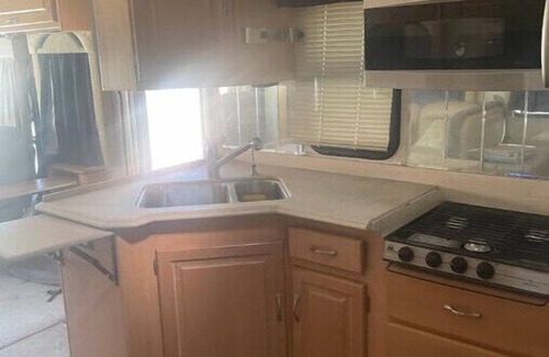 Victorville House | Cozy RV Retreat for 4 in Apple Valley, Embrace Nature
