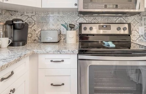 East Ybor House | Inviting Ybor Bungalow with Breakfast & Child-Friendly Amenities